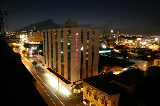 Hotel Mision Monterrey Centro Historico Exterior foto